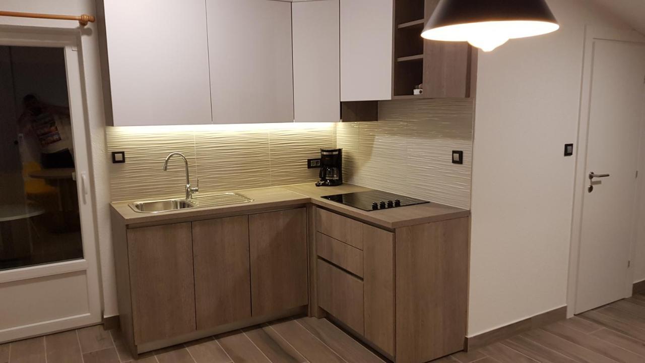 Premium Appartments Suha Punta Kampor Exterior photo