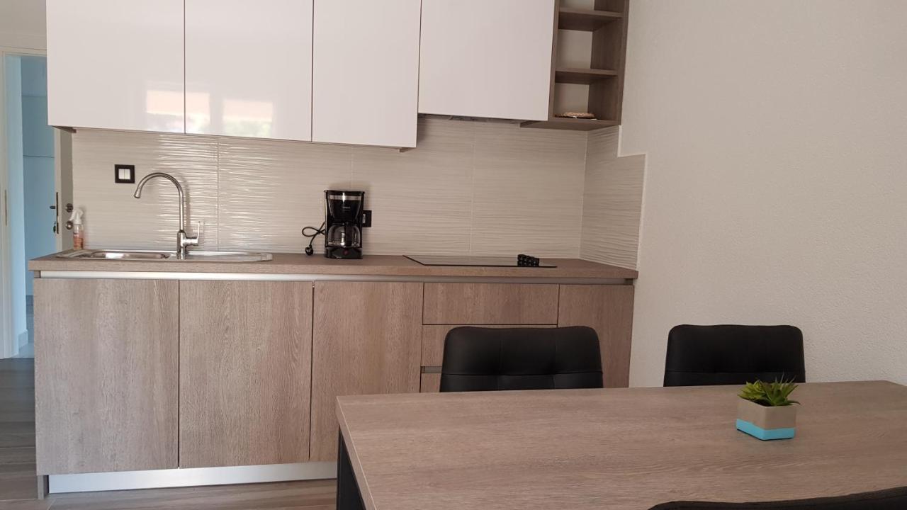 Premium Appartments Suha Punta Kampor Exterior photo